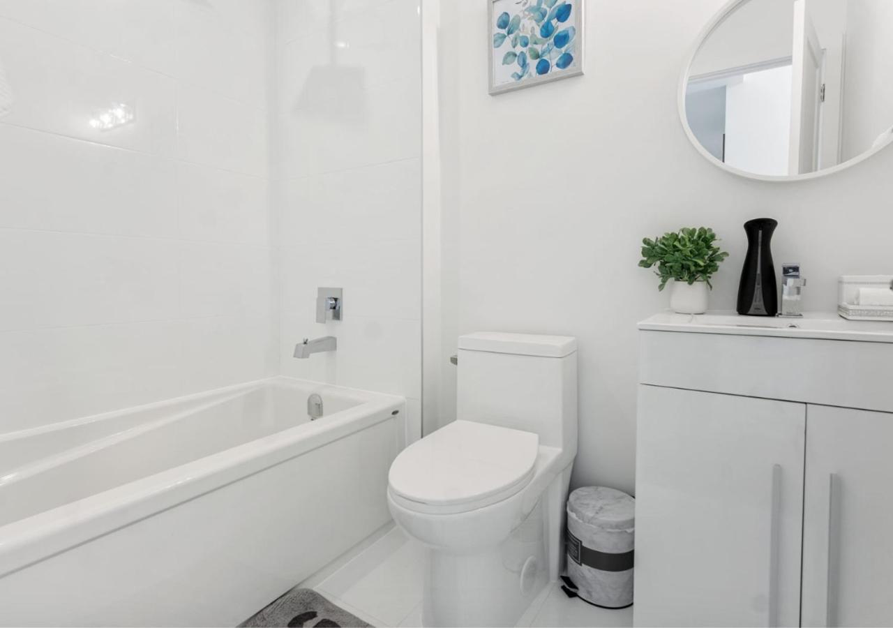 Entire Luxury Suite 4Mins To Falls Niagara Falls Extérieur photo
